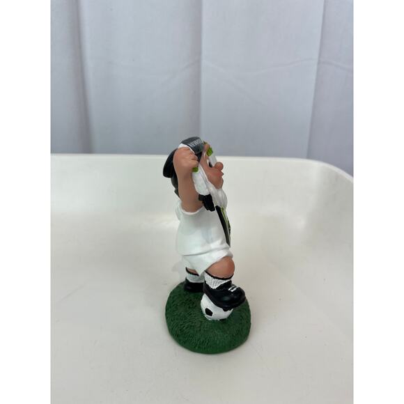 BVB 6" Wir Sind Borussia Dortmund Garden Gnome Scarf Soccer Ball Figure - Picture 4 of 9